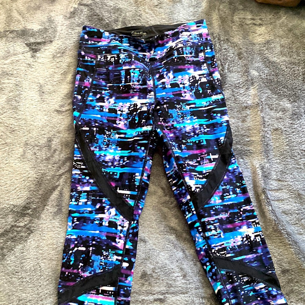 Calvin Klein Quick Dry Crop Leggings NWOT sz Small